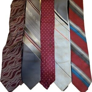 Bundle of 5 men’s neckties. Assorted patterns, colors and fabrics.